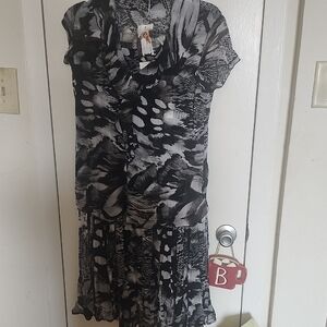 Chic Black and White Women's Skirt Set